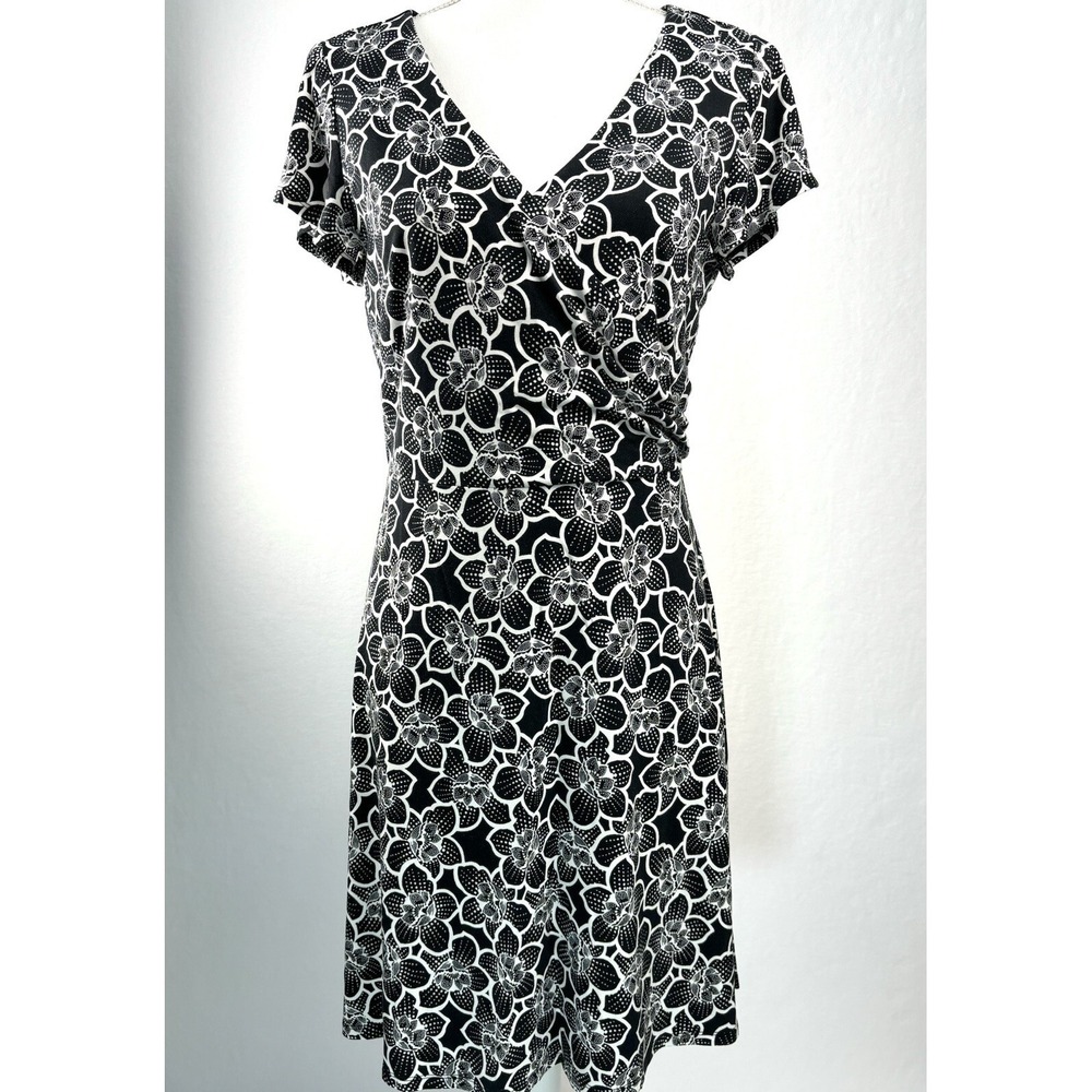 Ann Taylor LOFT‎ Women's Dress Black White Floral Short Sleeve 6 Surplice V-neck